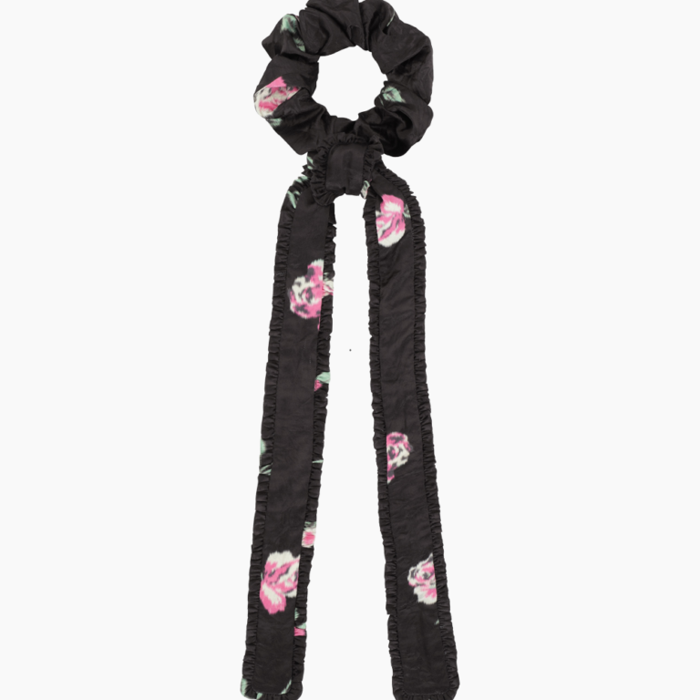 Crinkled Satin Frill Bow Scrunchie - Black - GANNI - Sort One Size