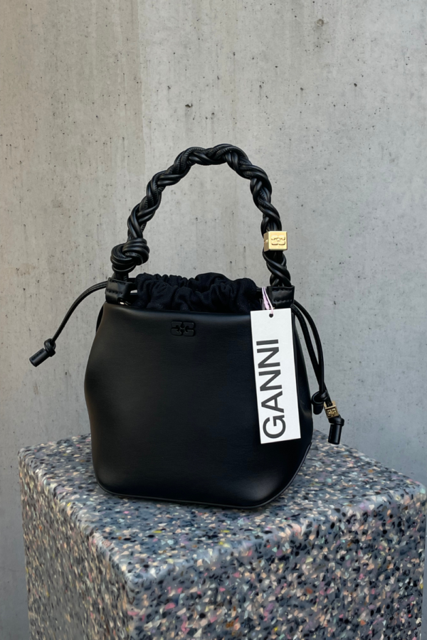 Ganni Bou Bucket Bag A6934 - Black - GANNI - Sort One Size