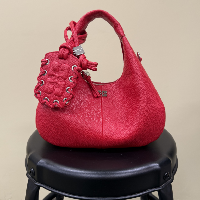 Hobo Mini Grained B2070123 - Goji Berry - GANNI - Rød One Size